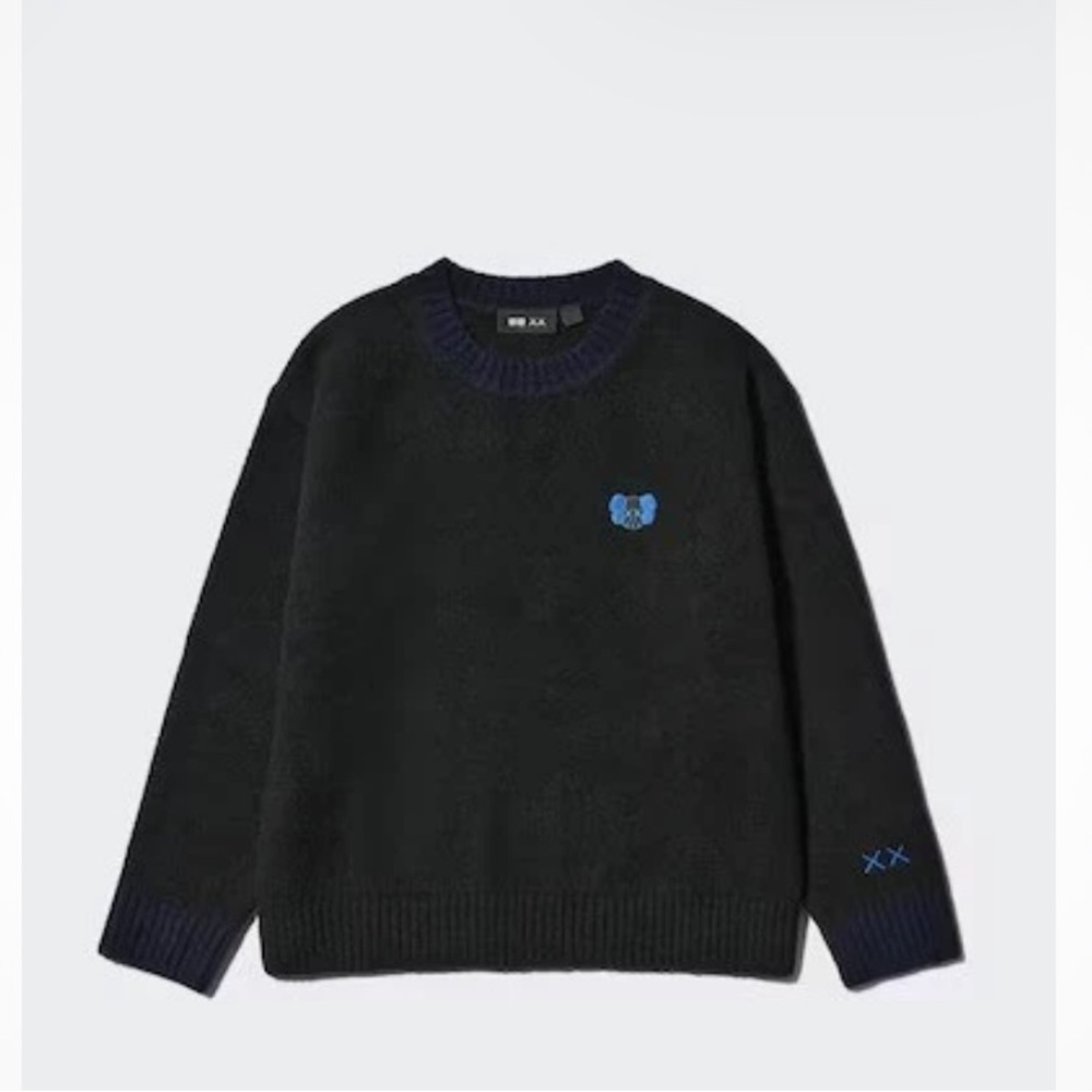 KAWS x UNIQLO Soufflé Yarn Crew Neck Sweater New size 130 7Y 8Y NWT